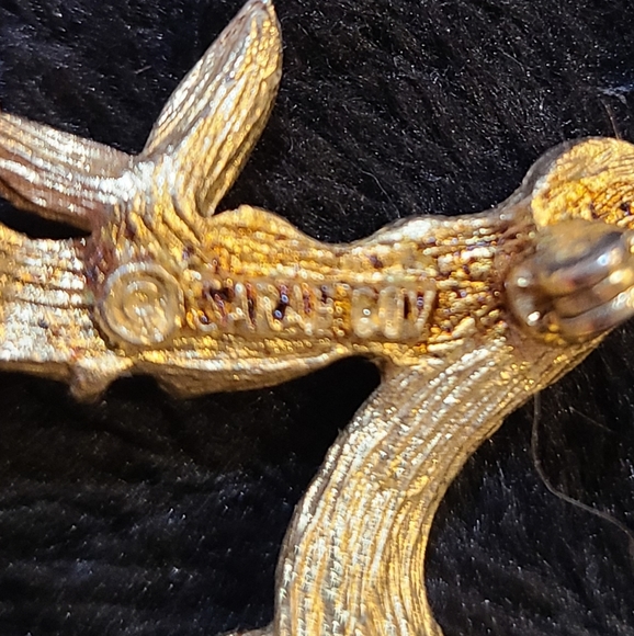 Sarah Coventry goldtone "B" brooch (77) - Picture 3 of 3